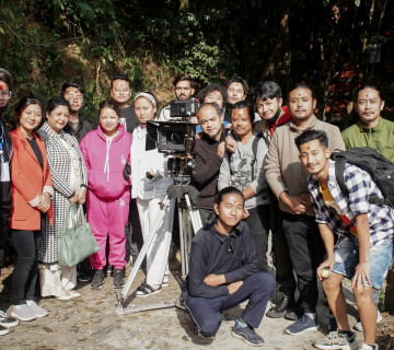 'क्रसरोड्स'मा एकसाथ देखिँदै रिश्मा र बुद्धि
